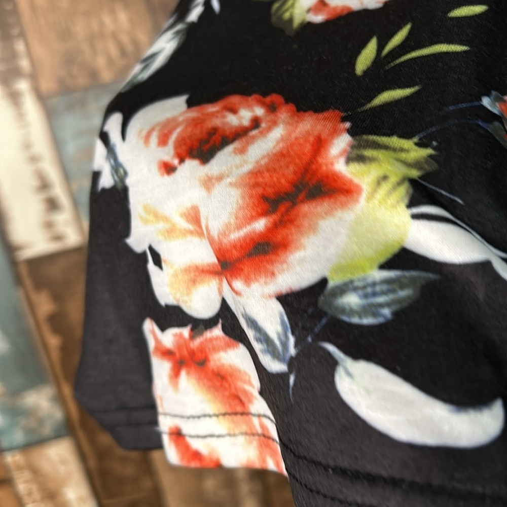 Cyan style medium floral T-shirt top - Picture 16 of 16